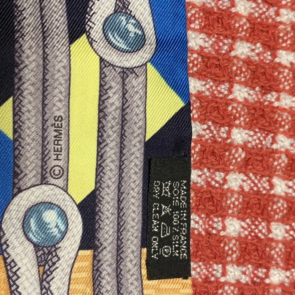 Hermes twilly scarf